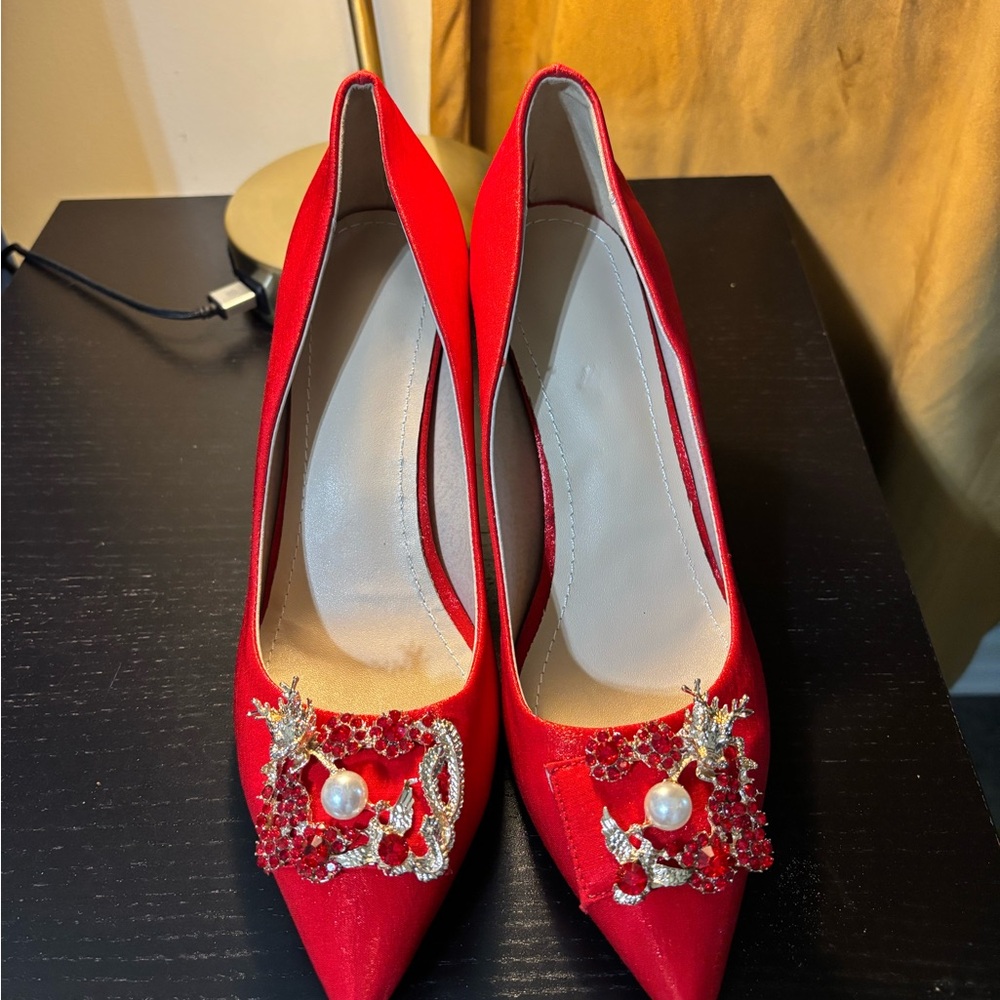 Size 10 Brand new women heels, very well made